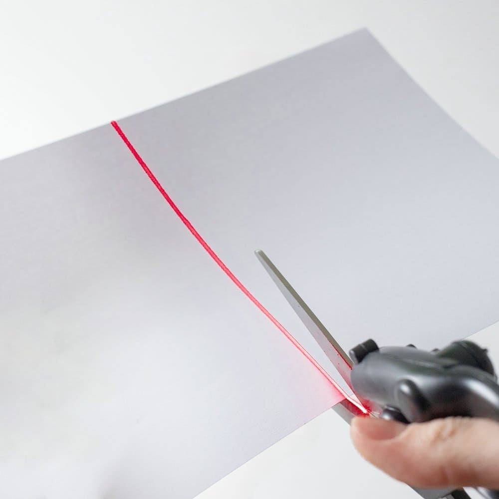 BLACK LASER SCISSORS WITH LASER POINTER SIMPLE CUTTING GIFT Manufacturer code 5903181041839