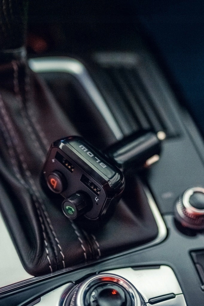 BLUETOOTH FM TRANSMITTER CAR CHARGER POWERFUL BASS FM 2xUSB SD 12-24V Manufacturer code 74-153