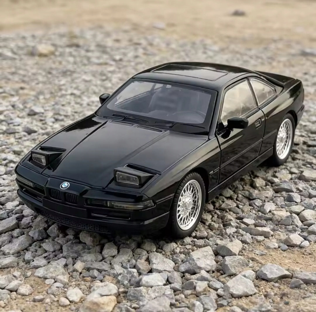 BMW 850 CSI E31 1:24 Premium Model Opening LED Lights Sound Gift Brand no brand