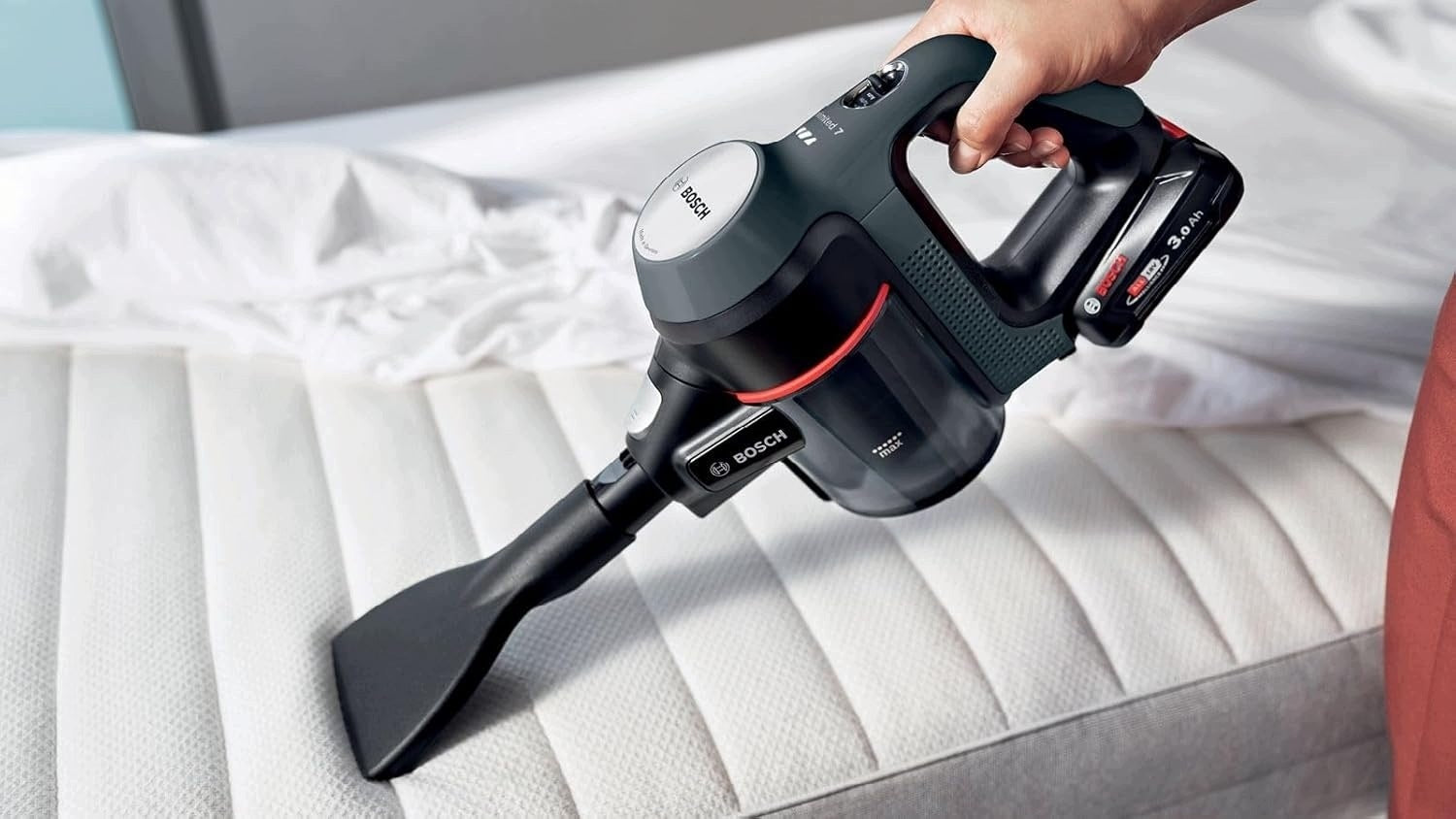 BOSCH CORDLESS UPRIGHT VACUUM CLEANER BCS711A UNLIMITED 7, 18 V, WHITE Packaging status original