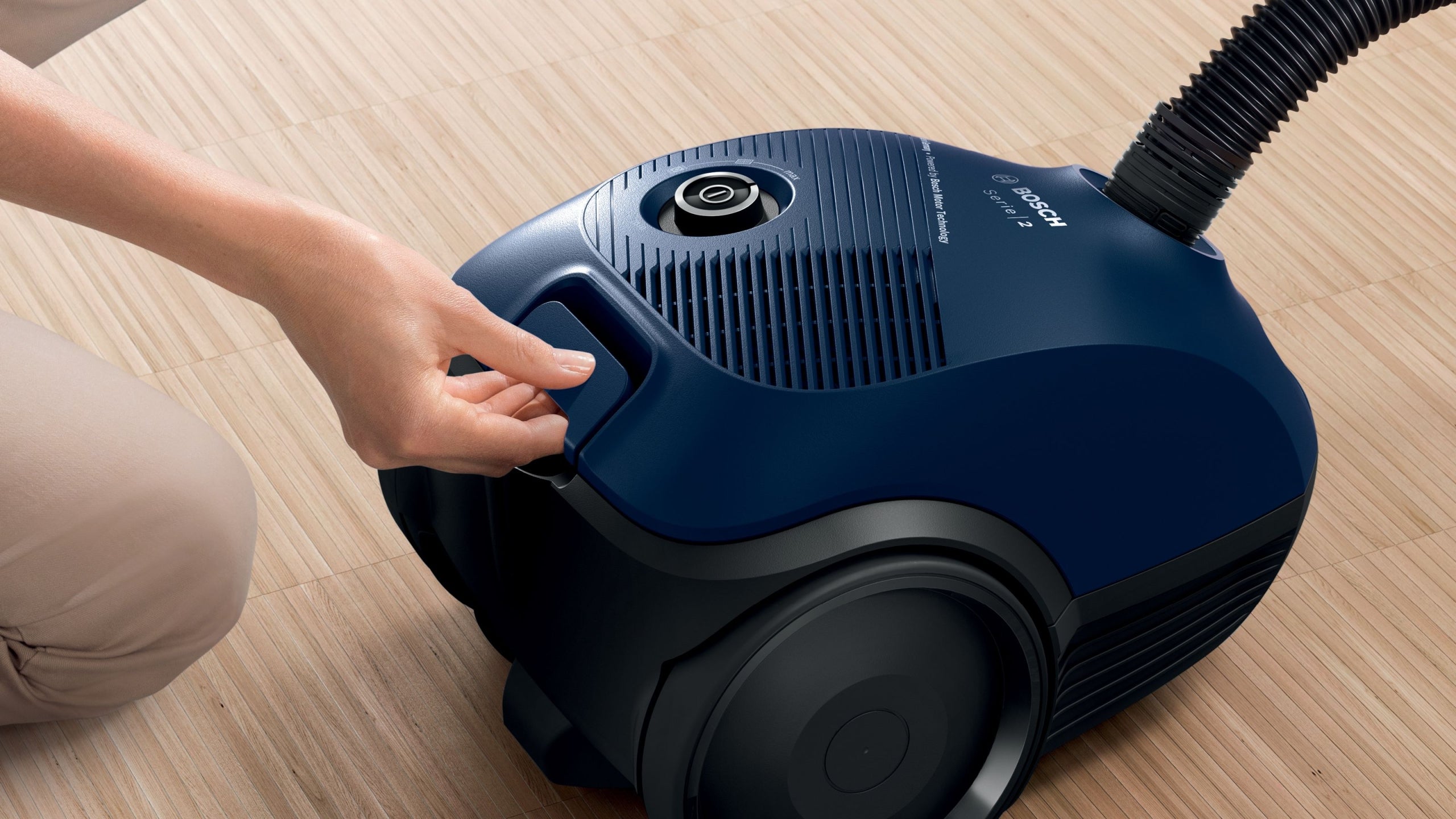 Bagged vacuum cleaner Bosch BGBS2BU1T 800W HEPA Brand Bosch
