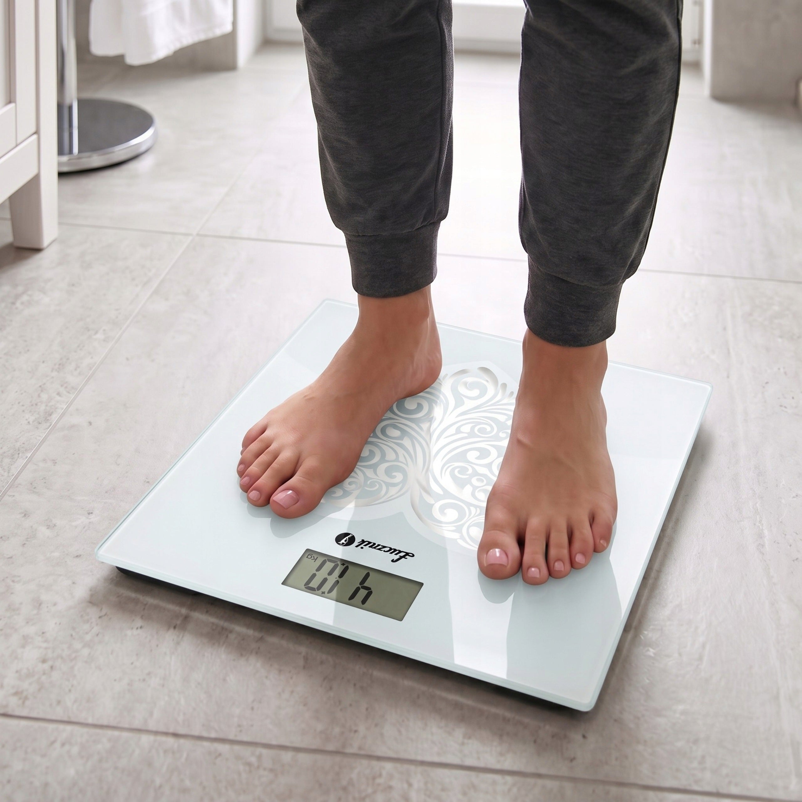 Bathroom Scale Electronic LCD Glass Accurate Łucznik 150kg + BATTERIES Brand Łucznik