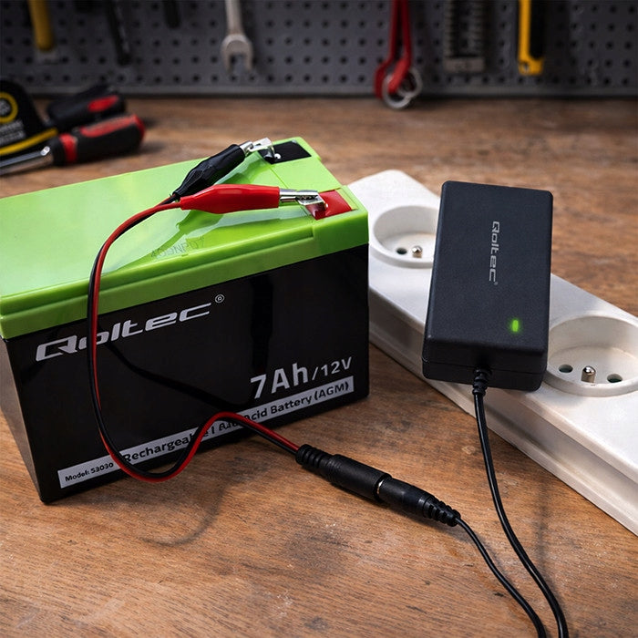 Battery charger Qoltec 12V | 2A | 24W Manufacturer's catalog number 52661