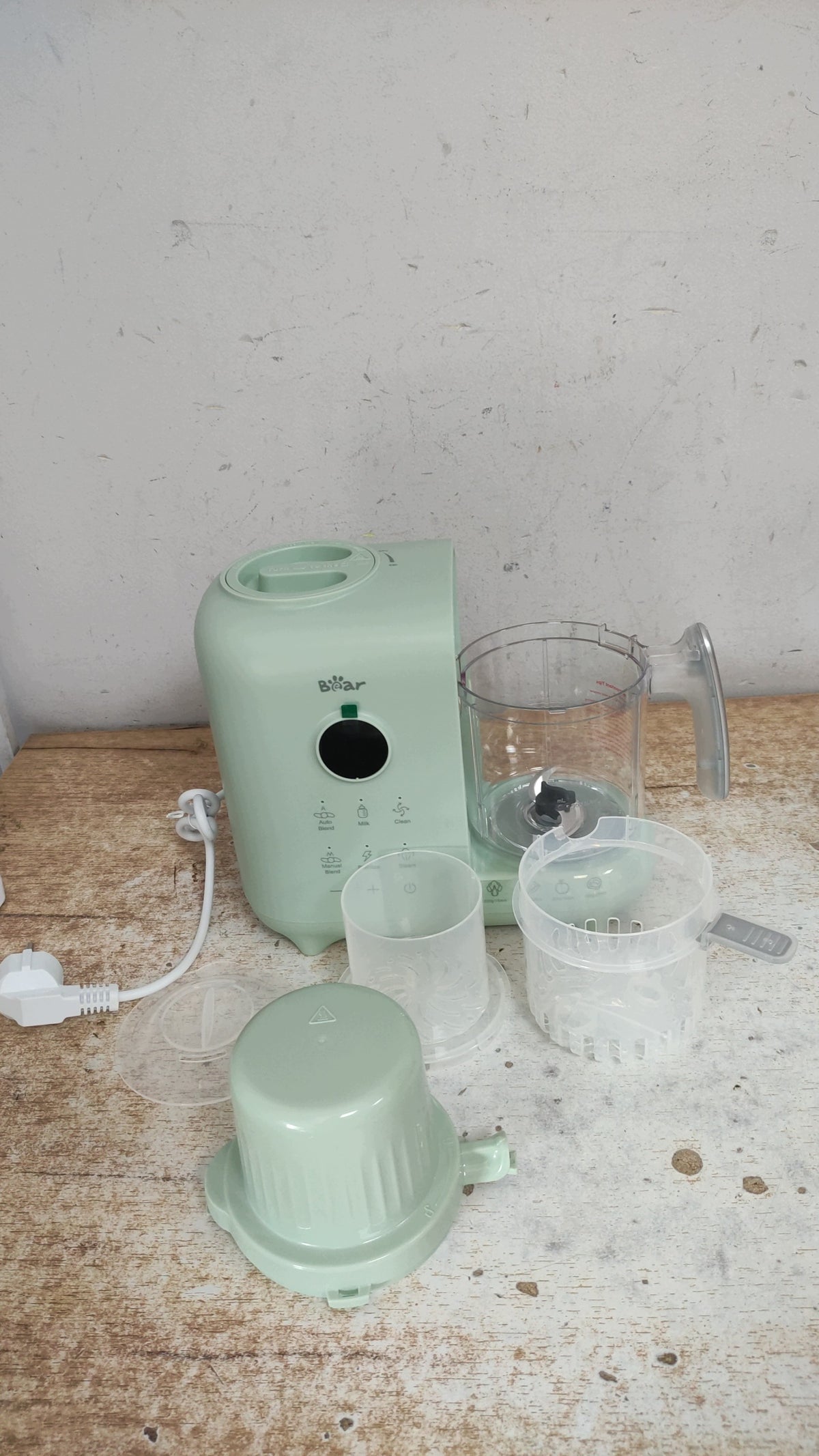 Bear 6-in-1 steamer with mixer, for preparing baby meals Medical device no