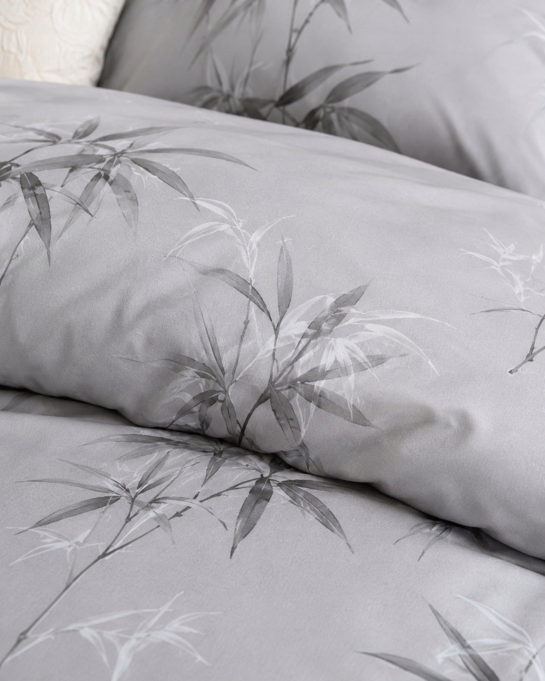 Bedding set 100% cotton Mengtianzi B-16710 grey flowers 200x220 3el Manufacturer code B-16710