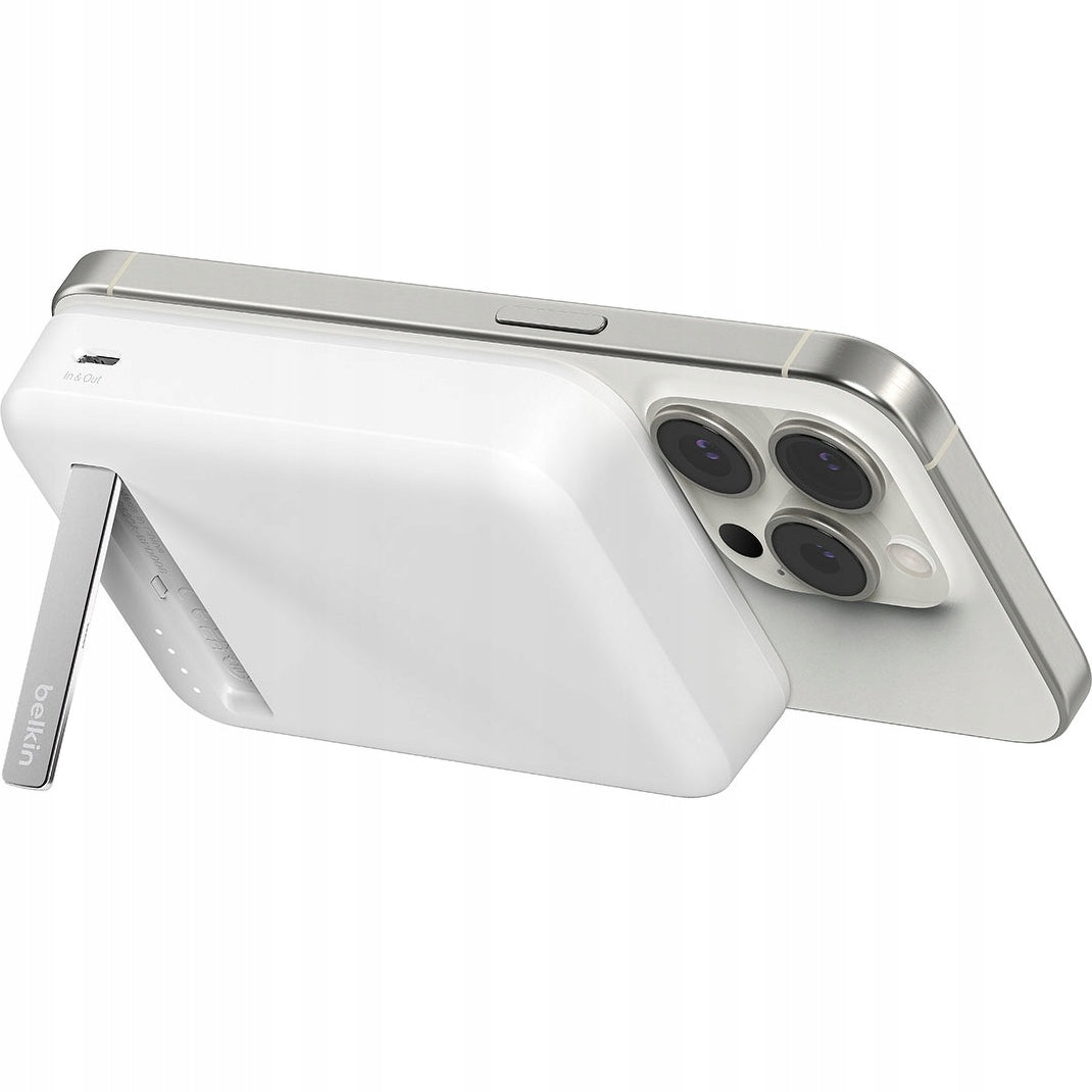 Belkin Power Bank Qi2 15W 10000mAh Battery for MagSafe + KickStand