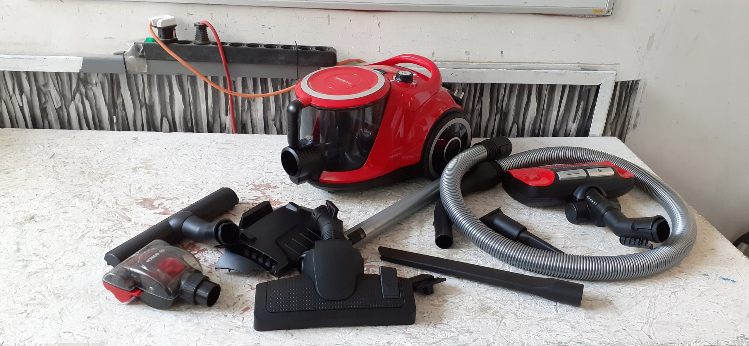 Bezsáčkový Vysavač Bosch BGS41PET1 Brand Bosch
