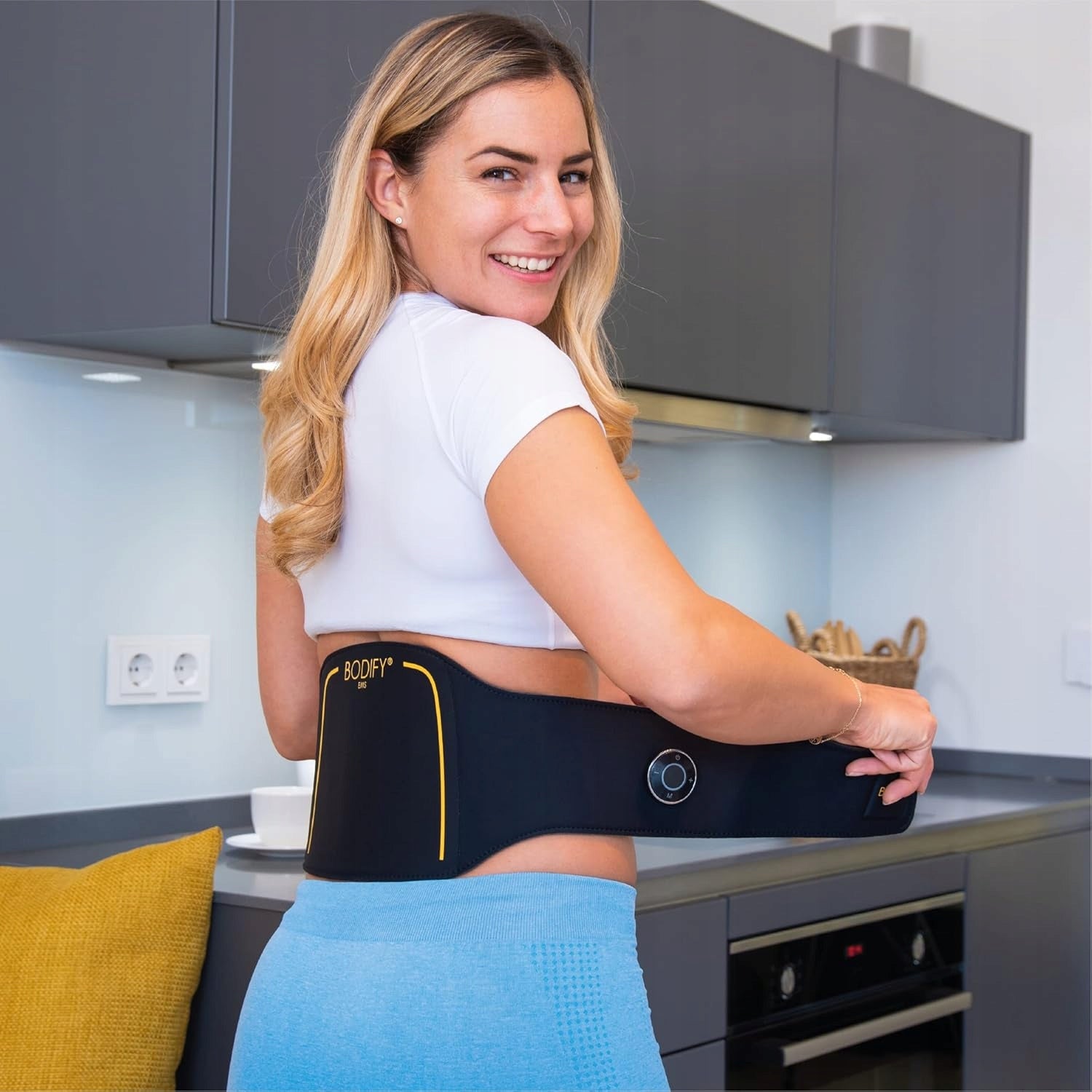 Bodify EMS Back Trainer Pro Targeted Back Muscle Stimulation Manufacturer code 4260656381205