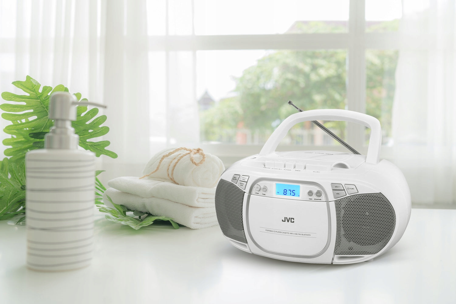 Boombox JVC USB CD Player LCD Display MP3 Radio white RC-E451W Manufacturer code RC-E451W