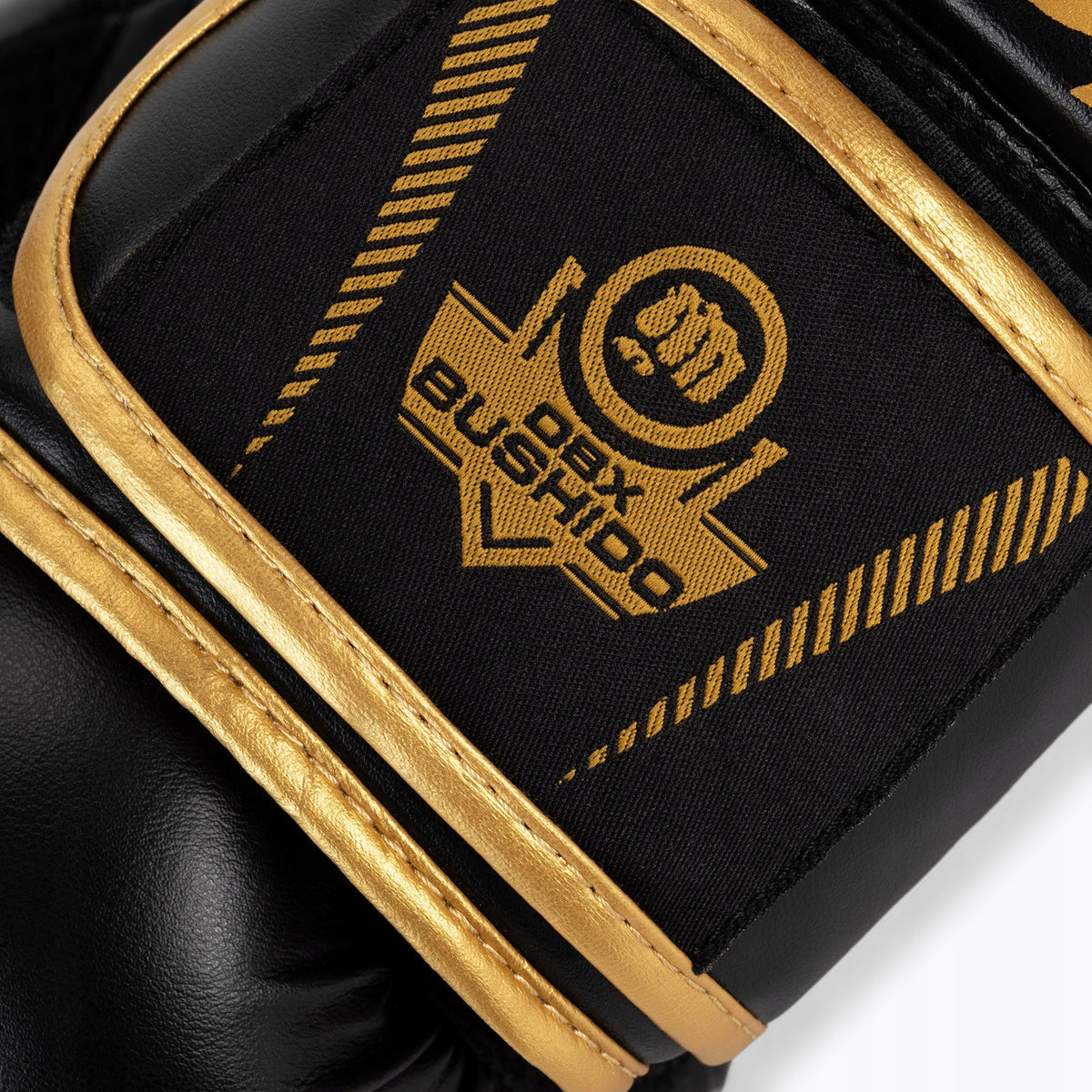 Boxing gloves DBX BUSHIDO "HAWK" Active Clima black-gold 16 oz Manufacturer code Rękawice na worek B-2v17-16oz
