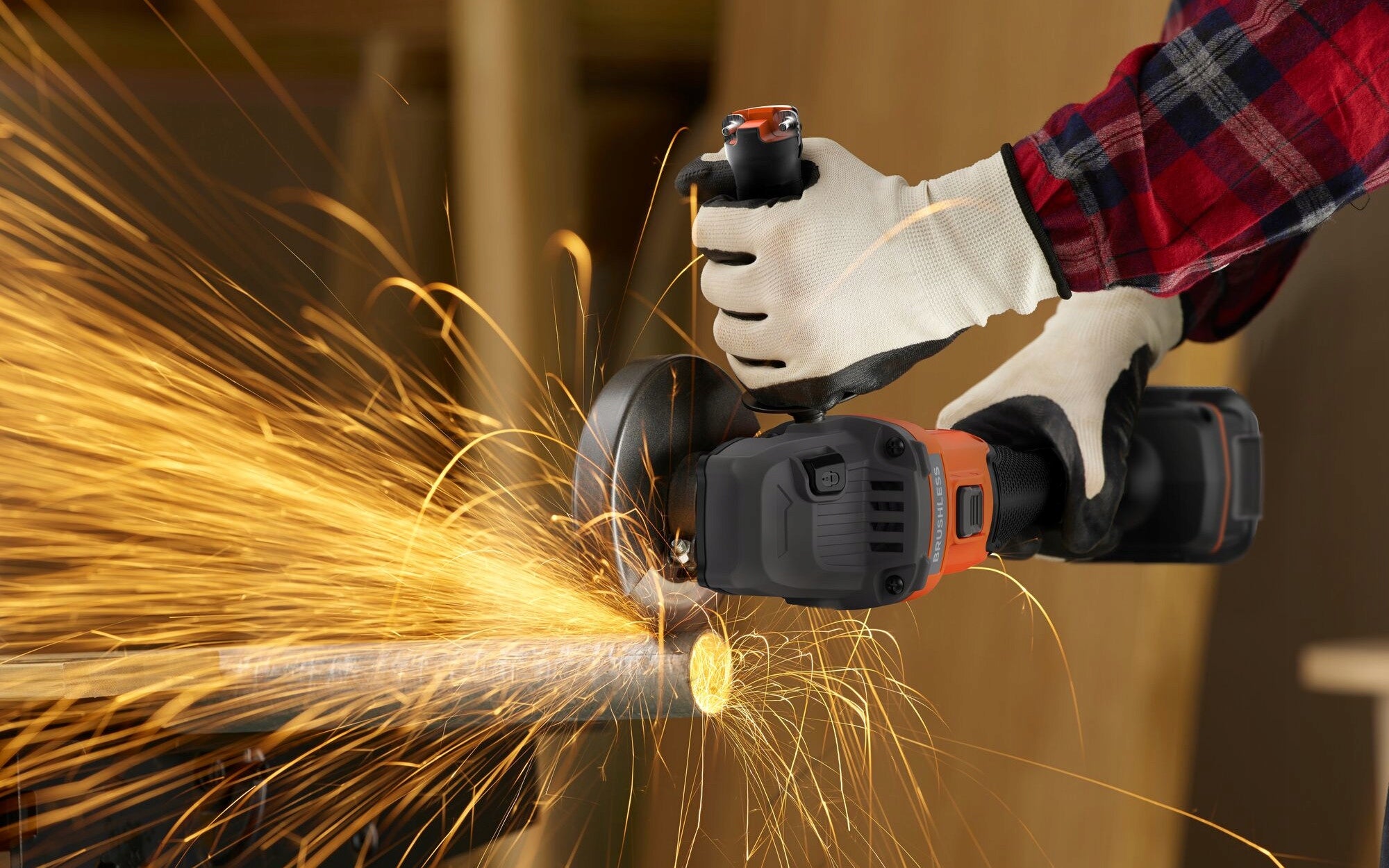 Brushless angle grinder BLACK DECKER BCG6L8N 115mm 18V BODY + bag Power supply type rechargeable battery