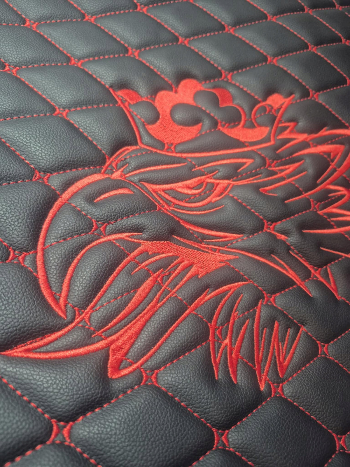 CARPET RUGS QUILTED RHOMBUS SCANIA R FROM 2016 NEW GENERATION+EMBROIDERY IN THE MIDDLE