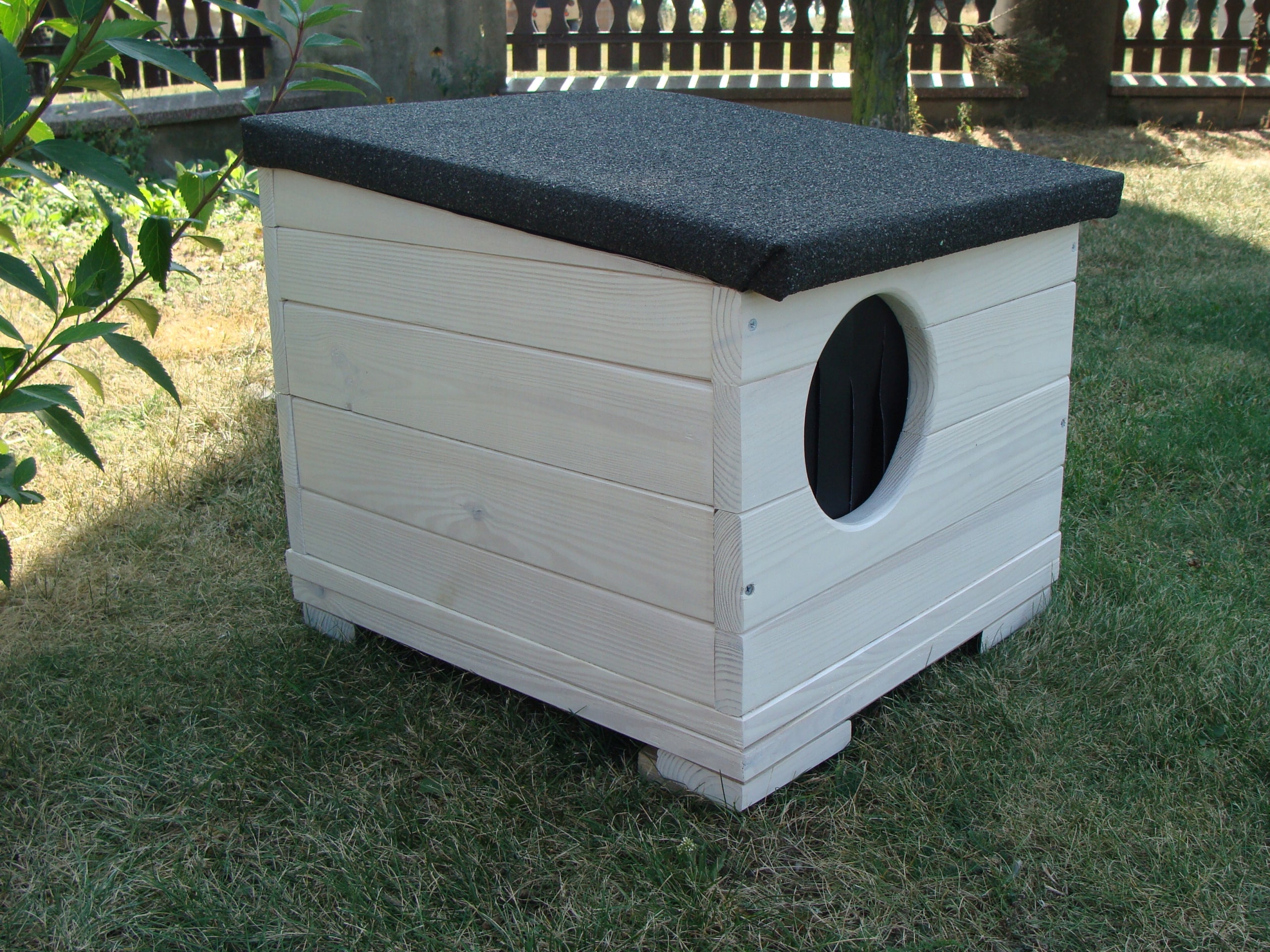 CAT DOG KENNEL S2-WHITE INSULATED WHOLE TWISTED PAINTED THICK PAPA Brand Gumiś