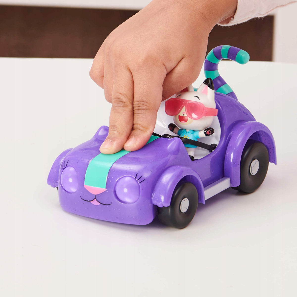 CAT HOUSE GABI KICIFURA AND KITTY PANDA GOES ON A PICNIC VEHICLE WITH A FIGURINE Manufacturer code 6062145