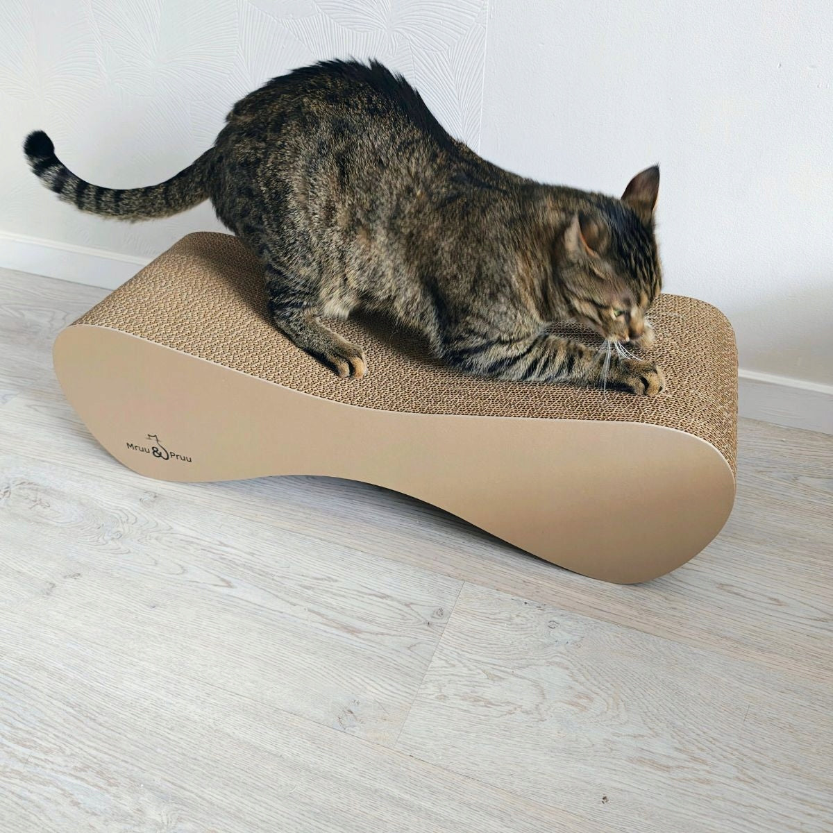 CAT SCRATCHER CARDBOARD LARGE 70x23x24 cm Mruu&Pruu Manufacturer code DRAP_B_M
