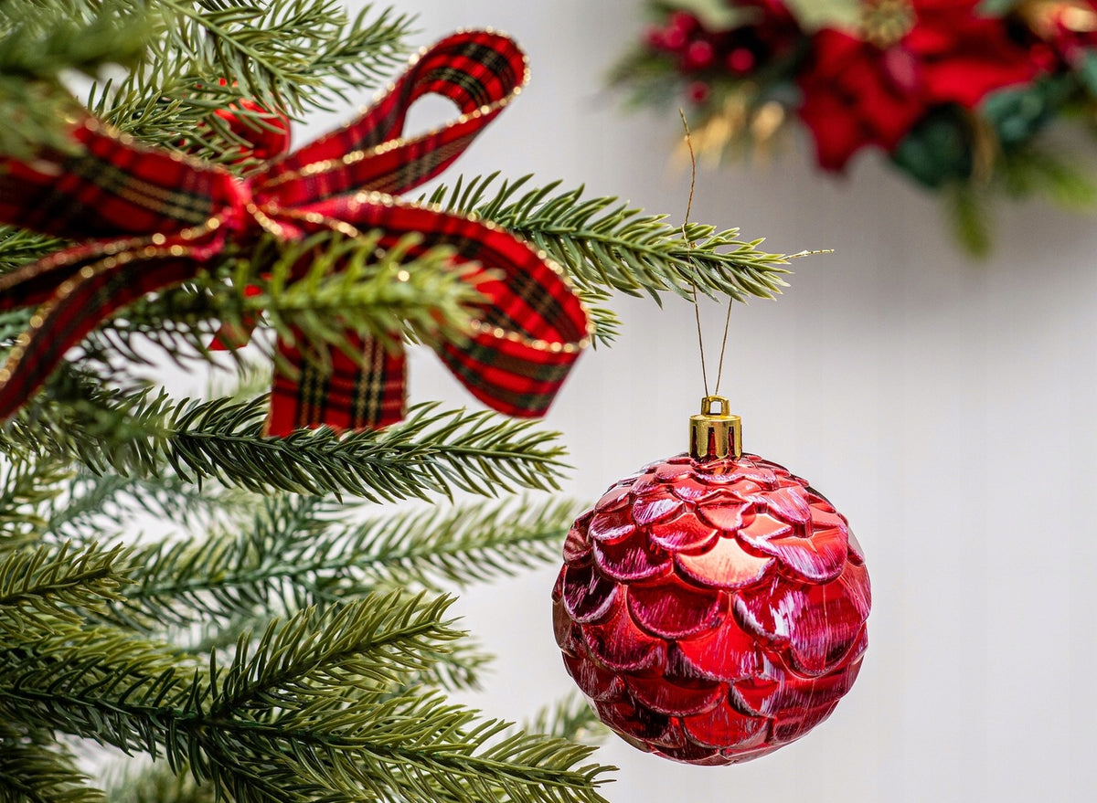 CHRISTMAS TREE BAUBLES UNBREAKABLE BAUBLES 30x SET RED GOLD 5 cm Manufacturer code Nietłukące bombki choinkowe 30 szt 5 cm