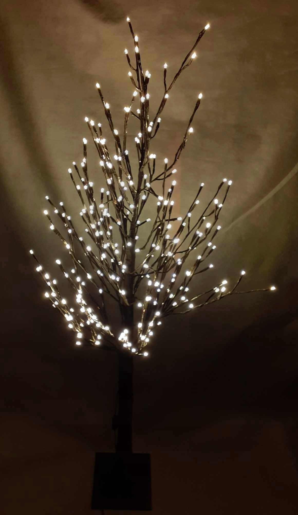 CHRISTMAS TREE LED GLOWING LIGHTS 150cm XXL WARM WHITE Manufacturer code DL-474