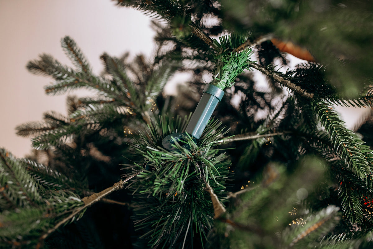 CHRISTMAS TREE PE + PVC SPRUCE ROYAL 210 CM HINGED MECHANISM, DENSE PREMIUM Manufacturer code 2929000003317
