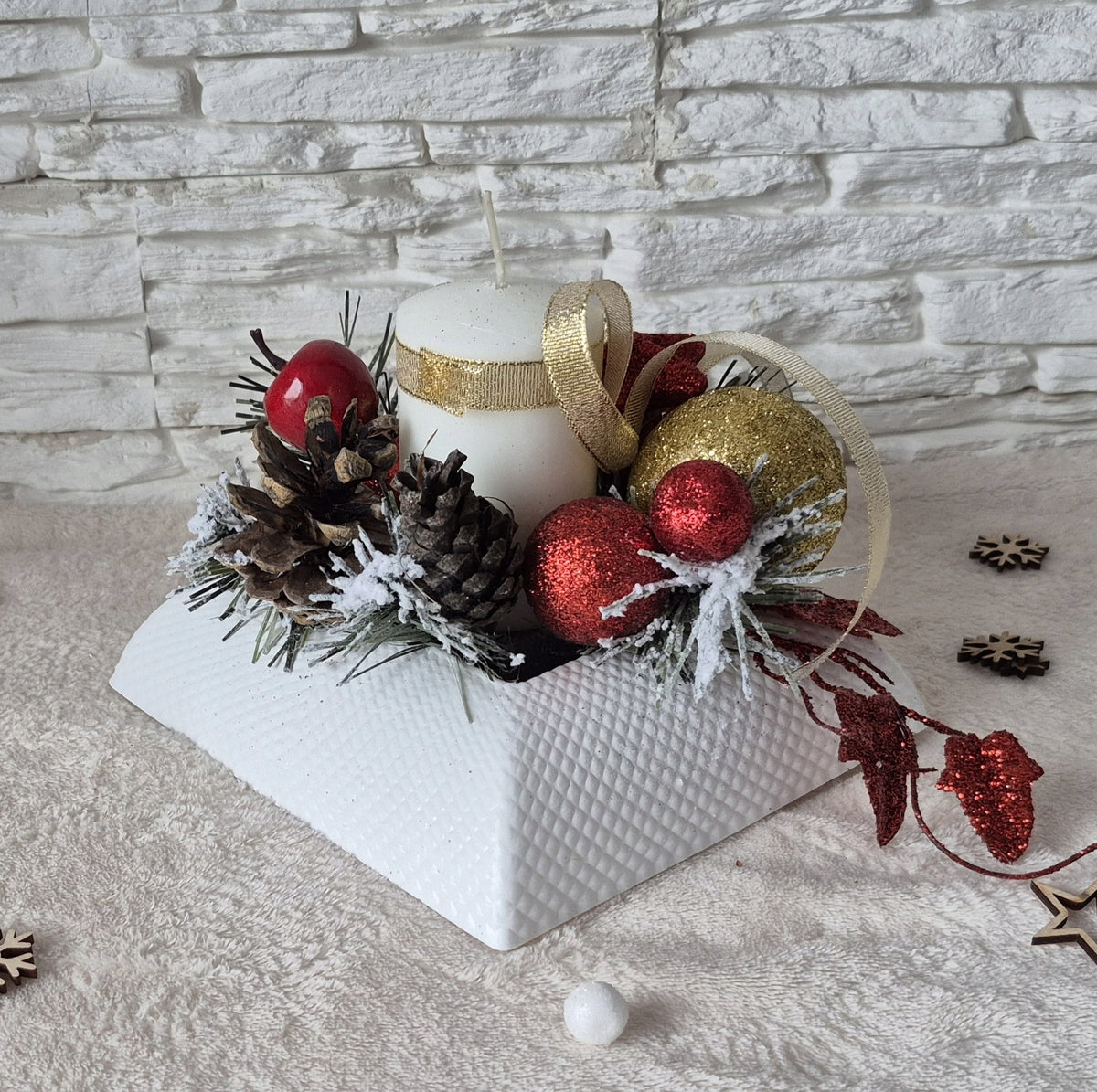 CHRISTMAS WREATH WITH CANDLE CHRISTMAS ORNAMENT FOR TABLE RED Brand no brand