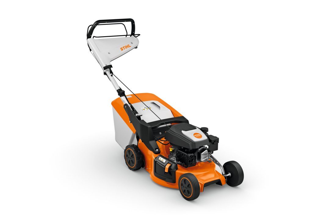 COMFORTABLE AND POWERFUL PETROL MOWER RM 248.3 T WITH MULCHING FUNCTION