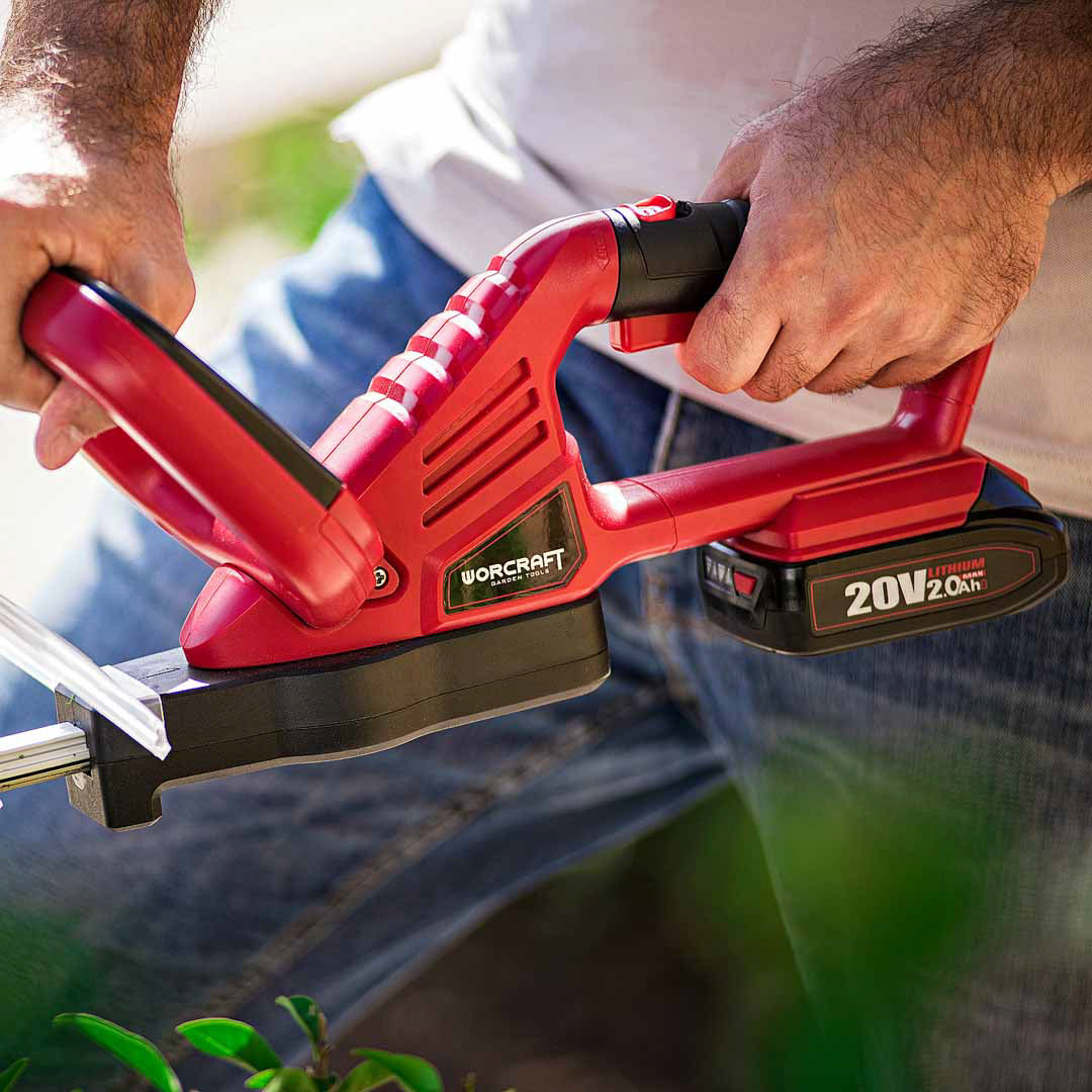CORDLESS HEDGE TRIMMERS FOR SHRUB BRANCHES PRUNING SHEAR 510MM WORCRAFT Maximum cut branch thickness 20 mm