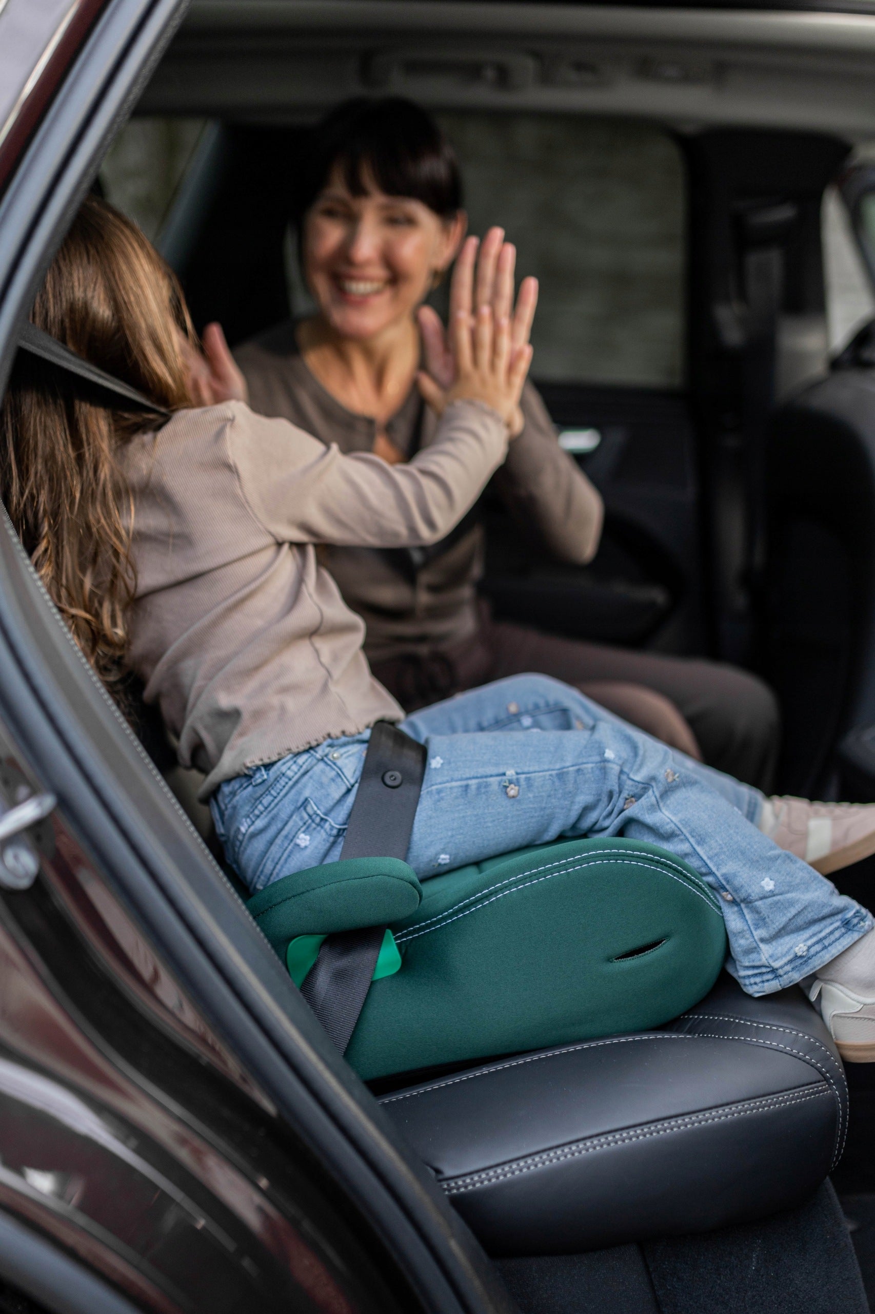 Car seat STAND TULANO I-Size  seat 125-150cm Manufacturer code TN-CABBY 25 GREEN