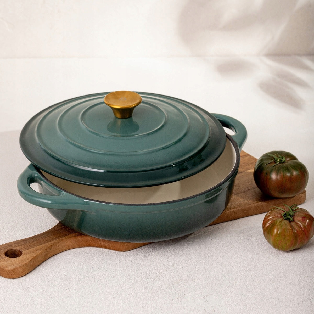 Cast iron pot ANDREAS green flat ombre, 28cm 2,5 l HOMLA Packaging status original