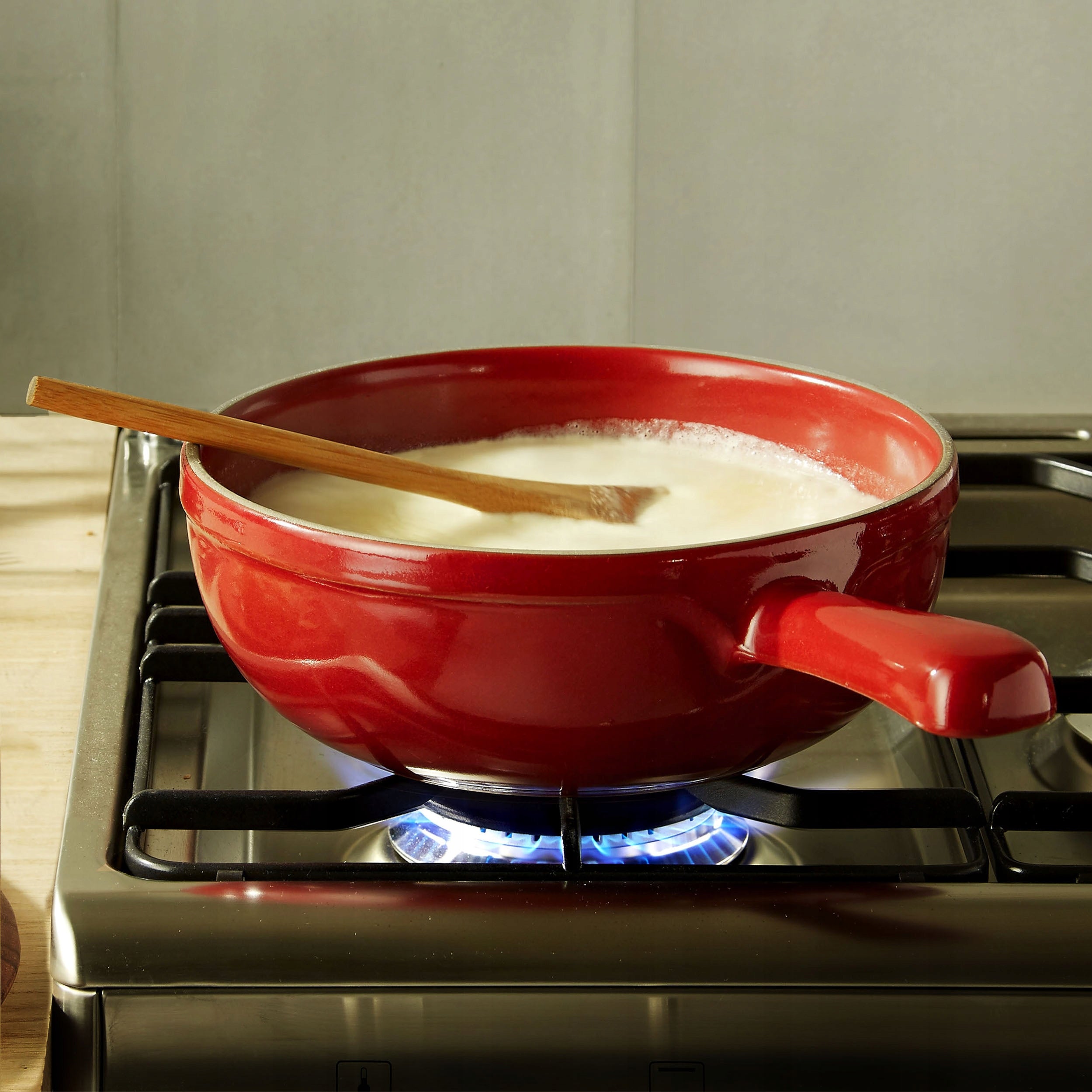 Ceramic fondue set Flame 2,4L red EMILE HENRY EAN (GTIN) 3289313499221
