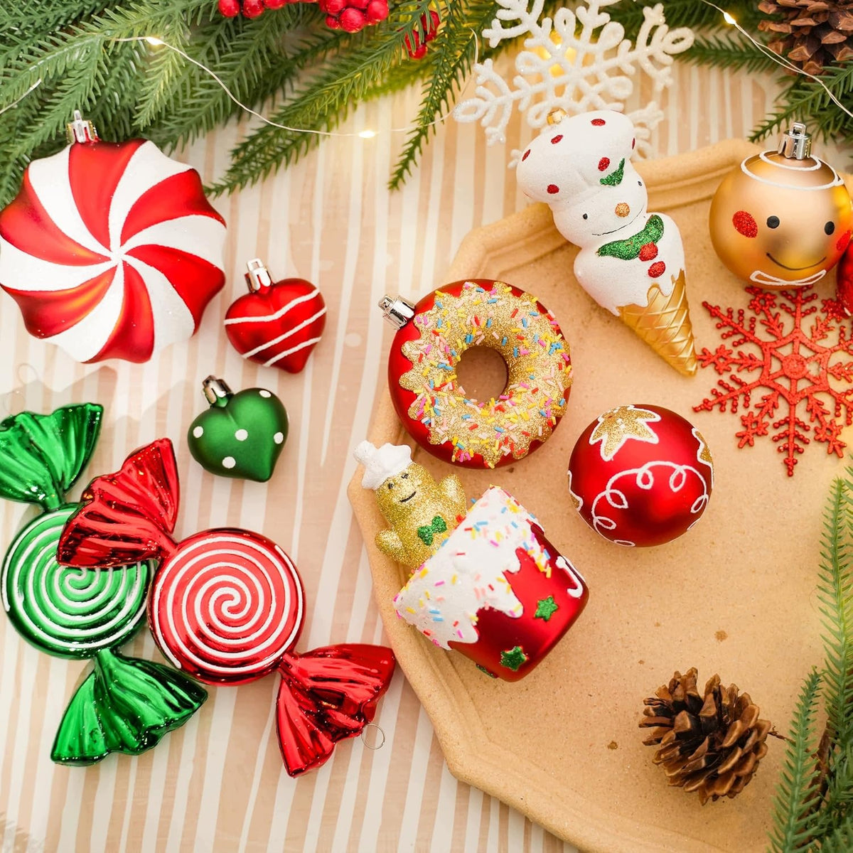 Christmas Tree Baubles 86 Pcs LARGE Glitter Christmas Decoration Set Manufacturer code Bombki Choinkowe 86 szt. CZERWONE ZIELONE