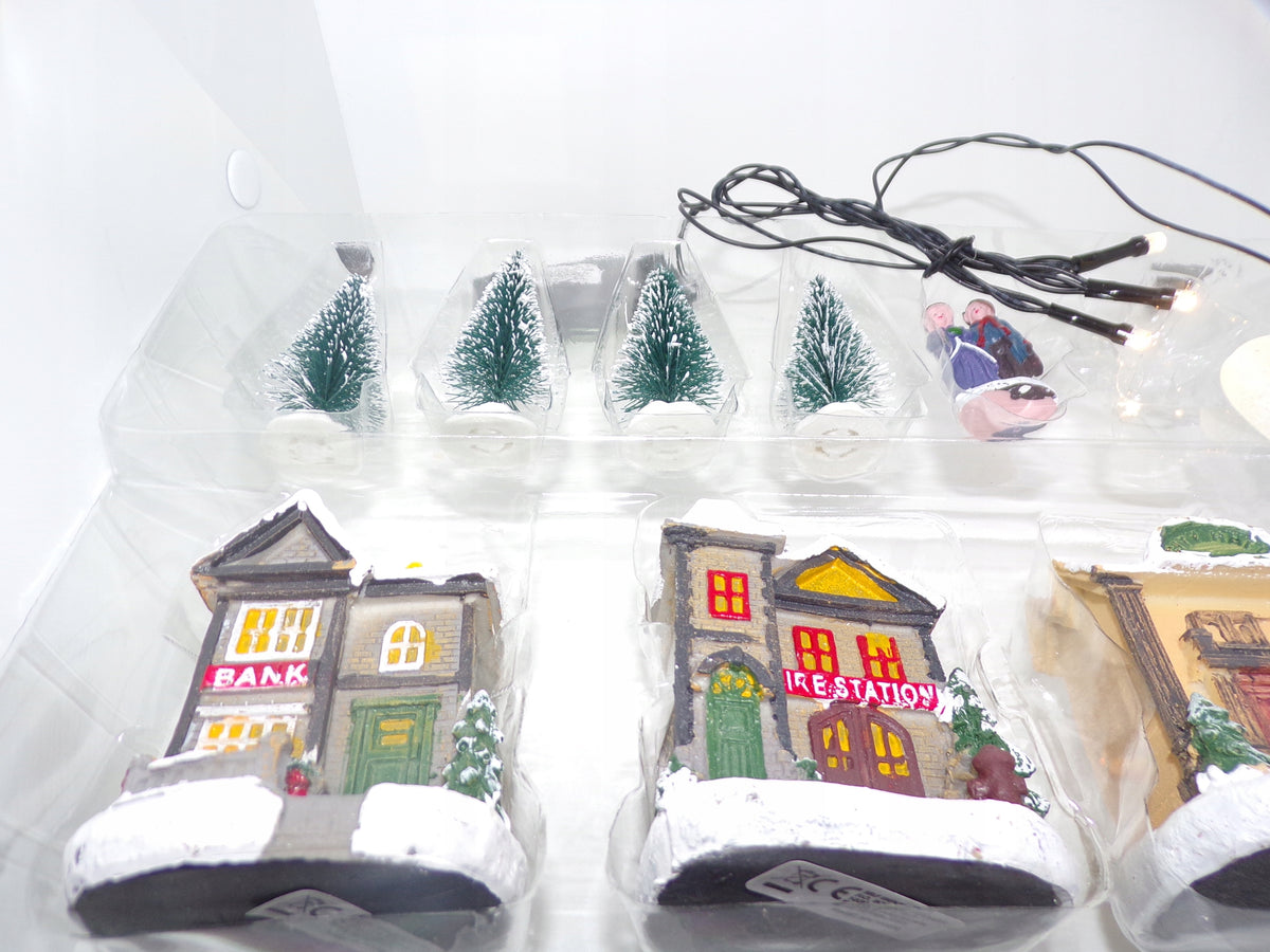 Christmas Winter Village LED Lighting Figurines Christmas Decoration Manufacturer code B075DG6TK8