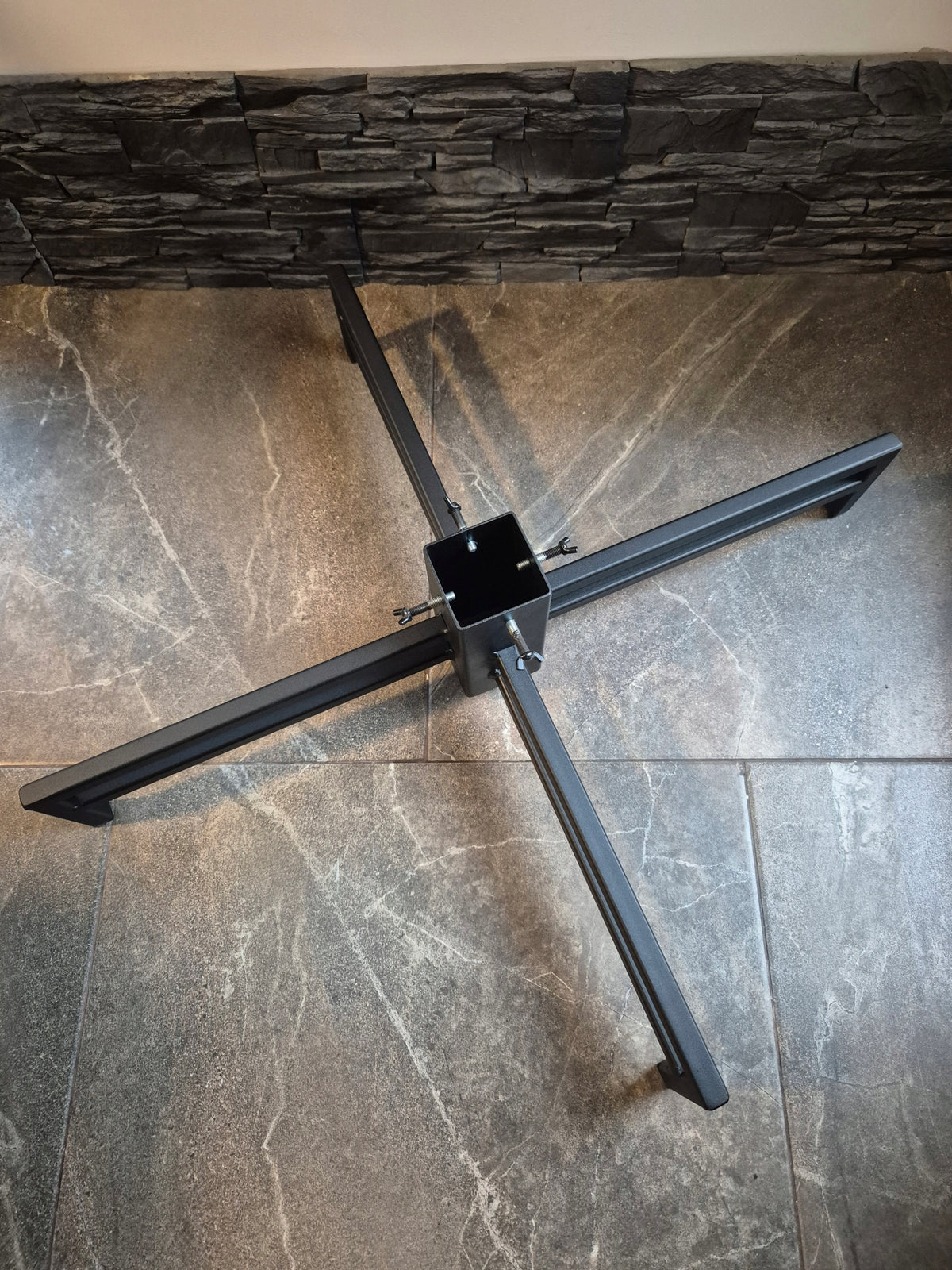 Christmas tree stand "Loft Spider" Large stable diameter 84 cm Poland Manufacturer code artmetal-pleszew