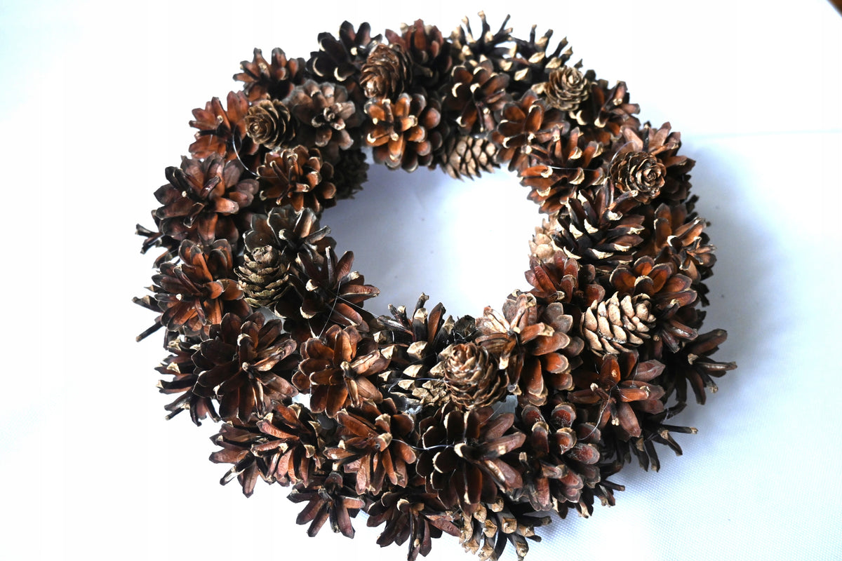 Christmas wreath with cones 30 cm