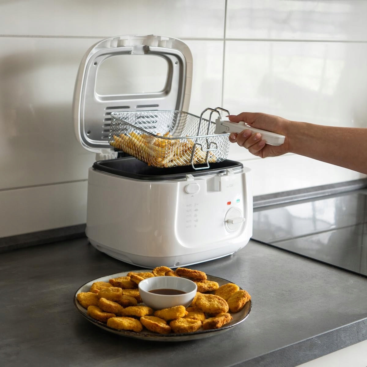 Clatronic Oil fryer 2.5L filter non-stick temp adjustment Brand Clatronic