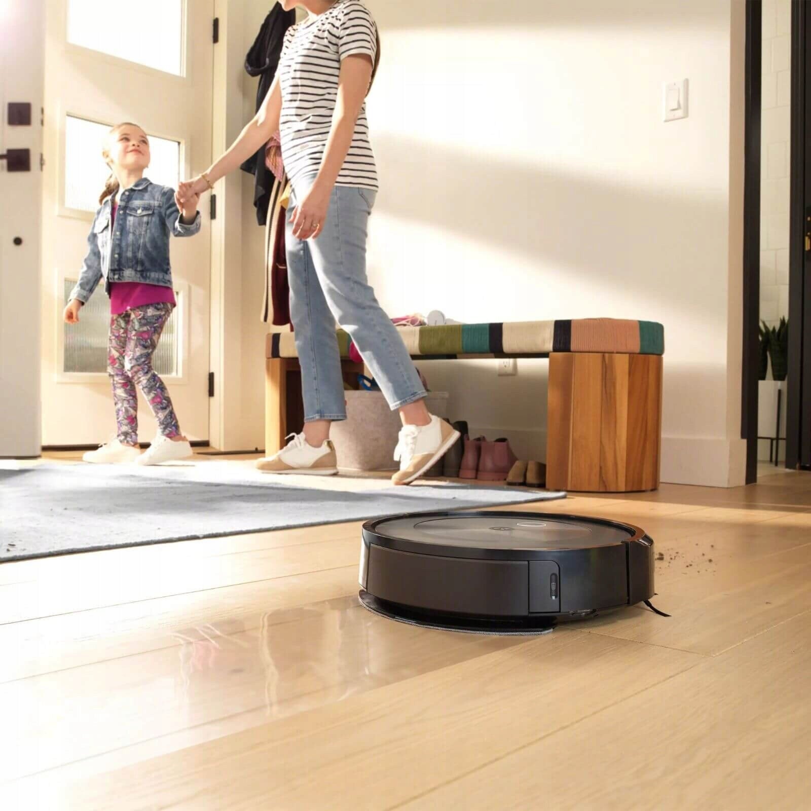 Cleaning robot iRobot Roomba Combo j5 Dust container volume 0.38 l
