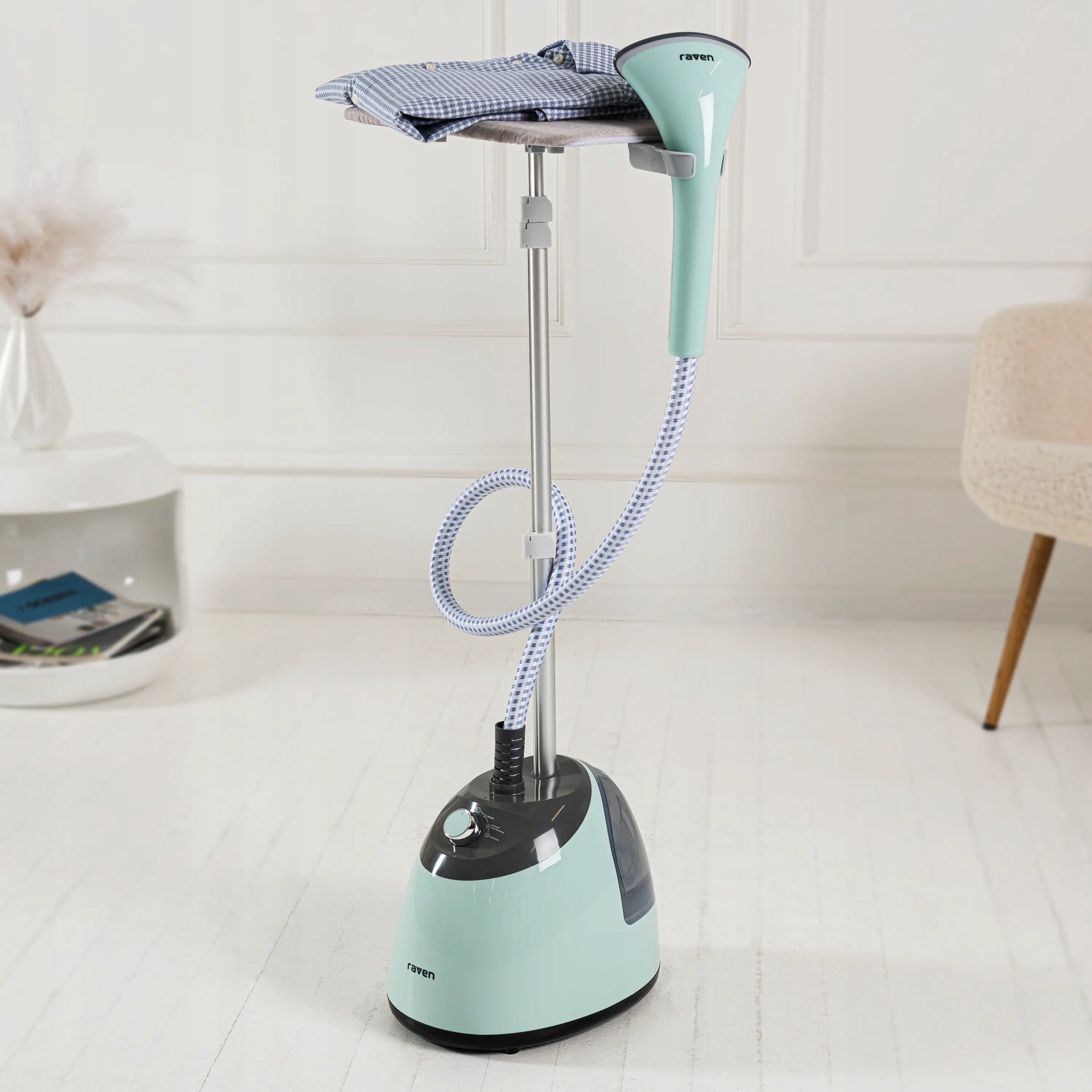 Clothes steamer Raven EPA004 2400W 30g/min anti-limestone + hanger board Brand Raven