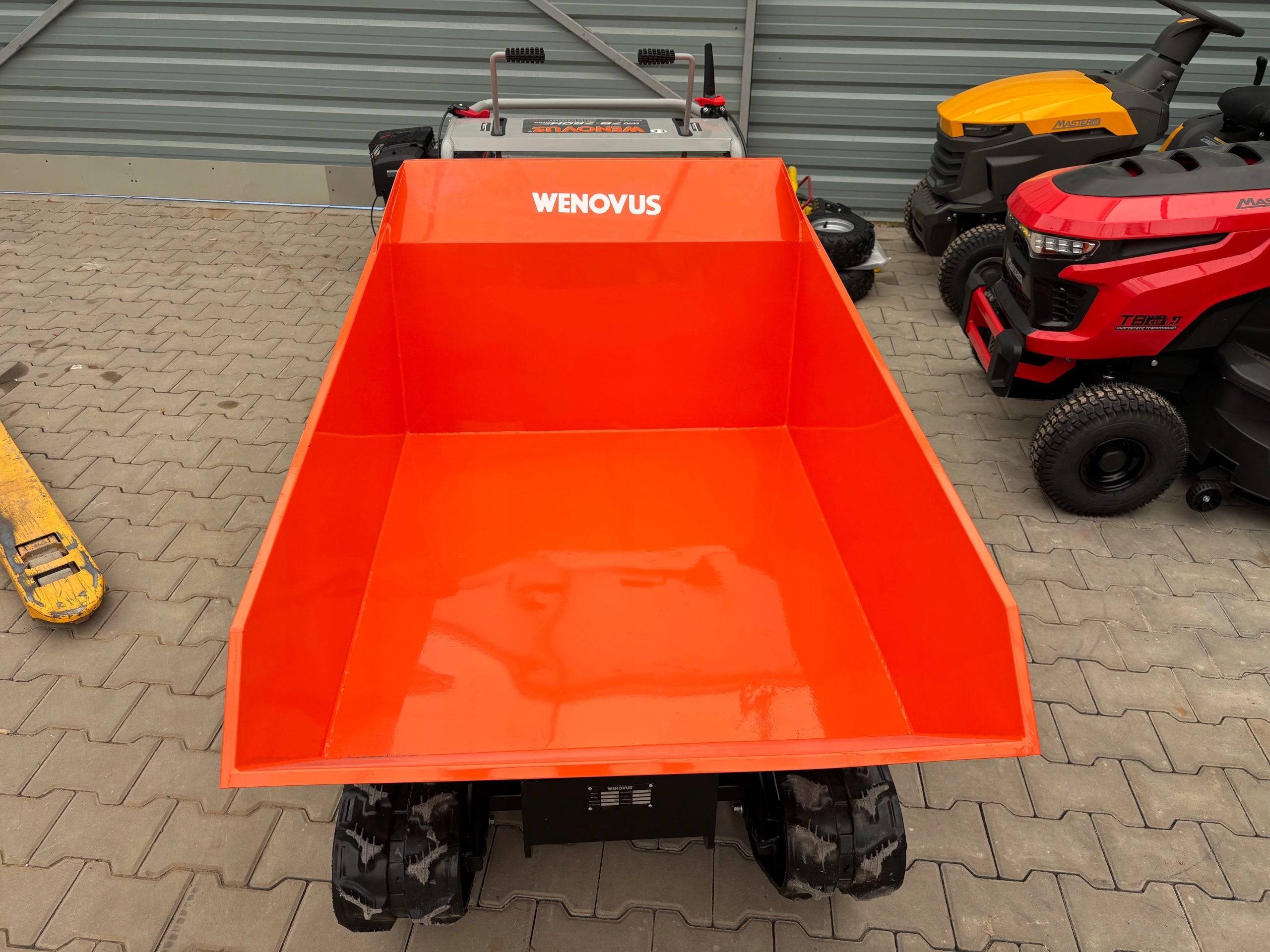 Combustion tracked dump truck 750kg with hydraulic tipping Weima WENOVUS Wheels number none