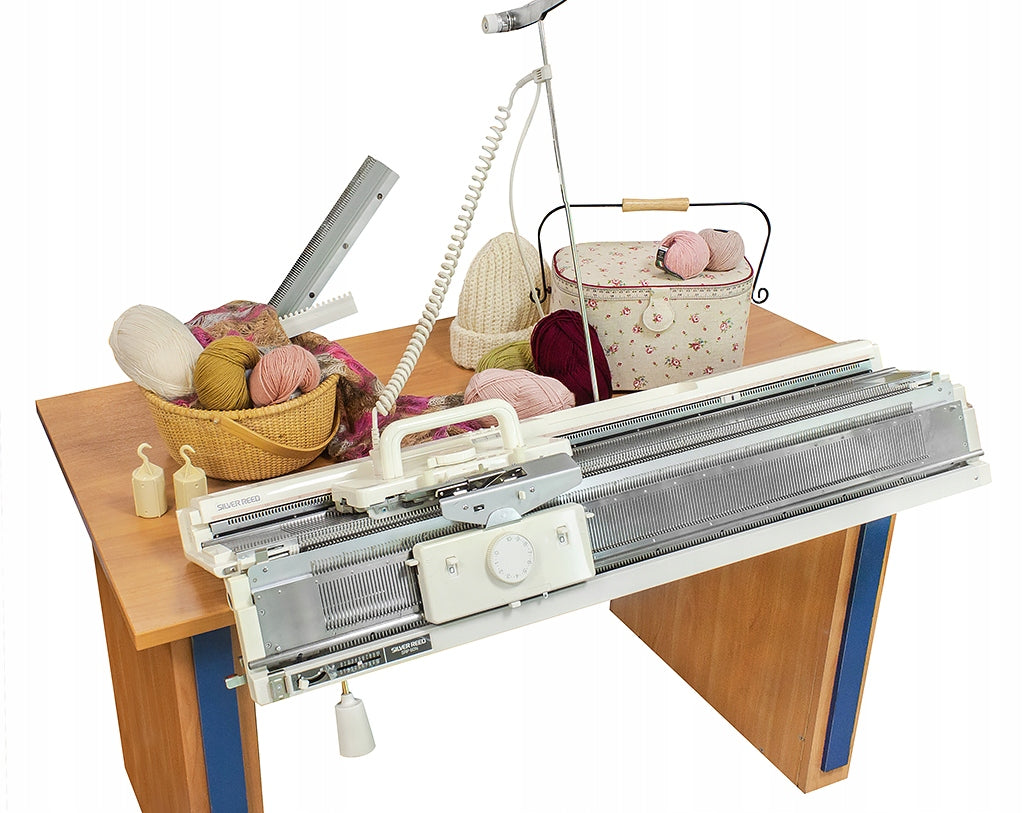 Computer knitting machine Silver Reed SK840 complete with accessories