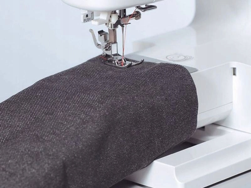 Computer sewing machine JUKI HZL-HD197 + feet bobbin needle shears Manufacturer code HZL-HD197