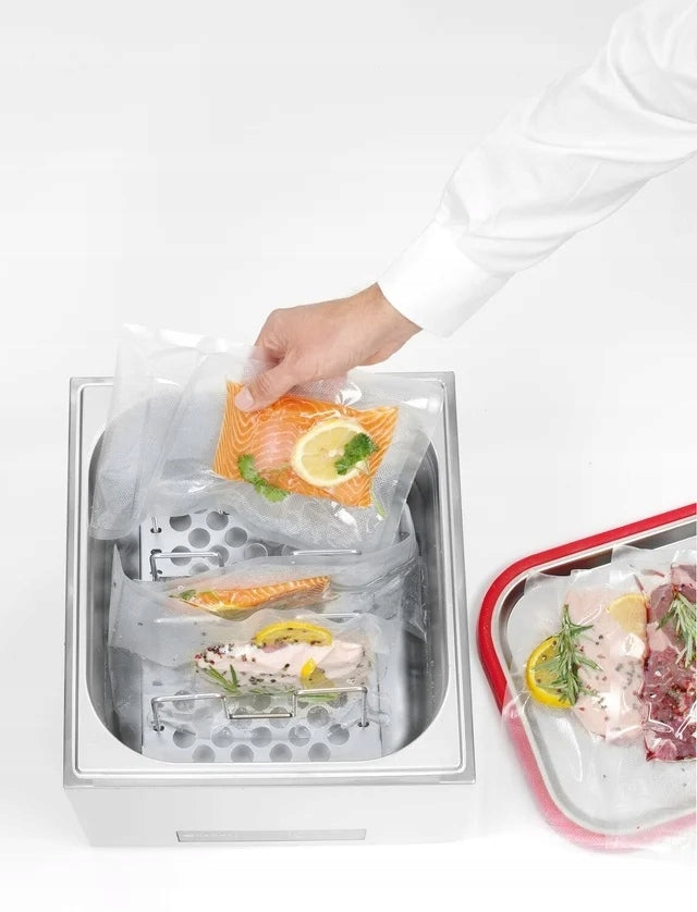 Cooking apparatus Sous-Vide 2/3 GN, 13 L, 0,4kW, 45 °C to 90 °C Brand Hendi