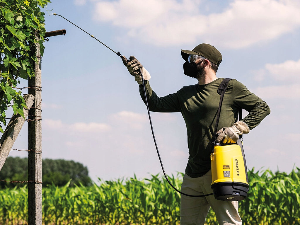Cordless pressure sprayer with telescopic nozzle Stanley 5 l Manufacturer code STN-SP05