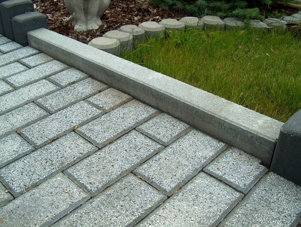 Curb concrete paving edging 100x25x8 Color gray