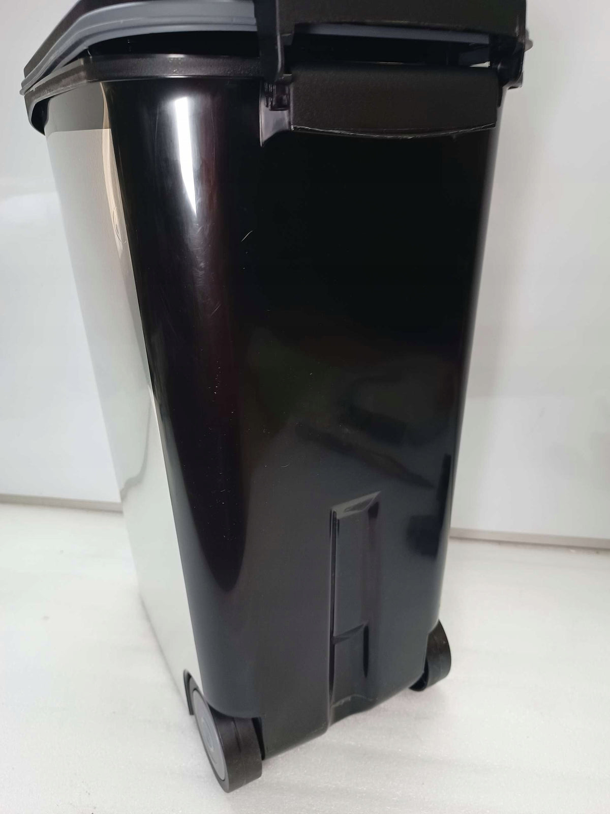 Curver 2068935 Dry Pet Food Container 54 L Silver Brand Curver