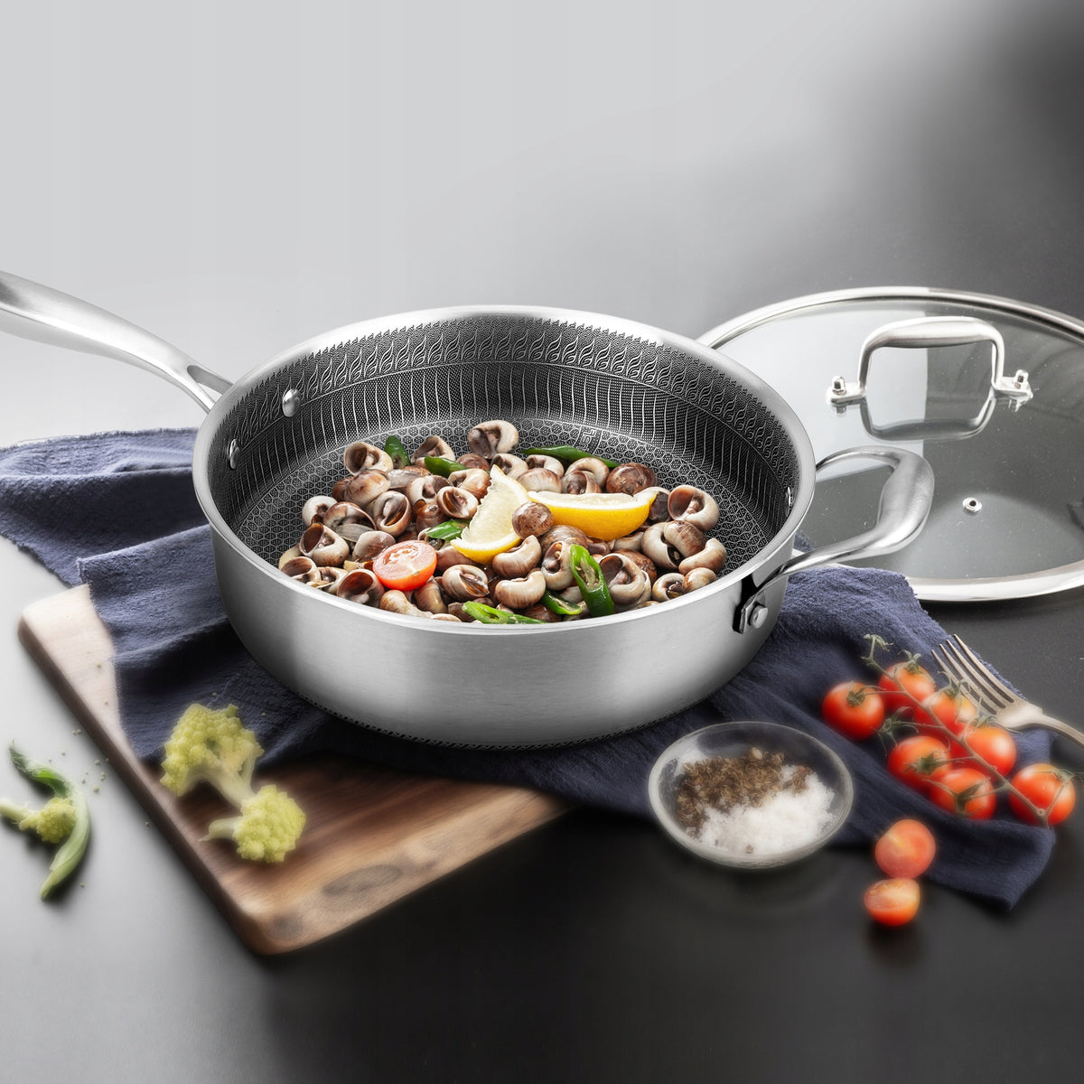 DEEP FRYING PAN MADE OF NUTRICHEF STEEL LID 28CM Manufacturer code NC3PSAUC