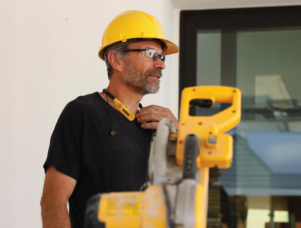 DEWALT WIRELESS HEADPHONES WITH SPEAKERS IN BLUETOOTH HEADBAND 5.0 60H EAN (GTIN) 826341052054