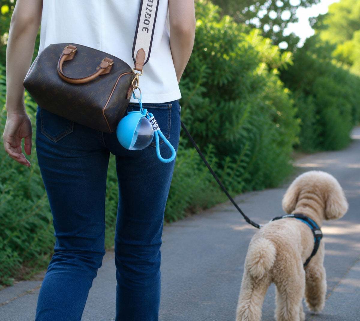 DOG BOTTLE TOURIST DRINKER BOWL WATER PORTABLE WALK WATER BOTTLE 285ML Packaging status original