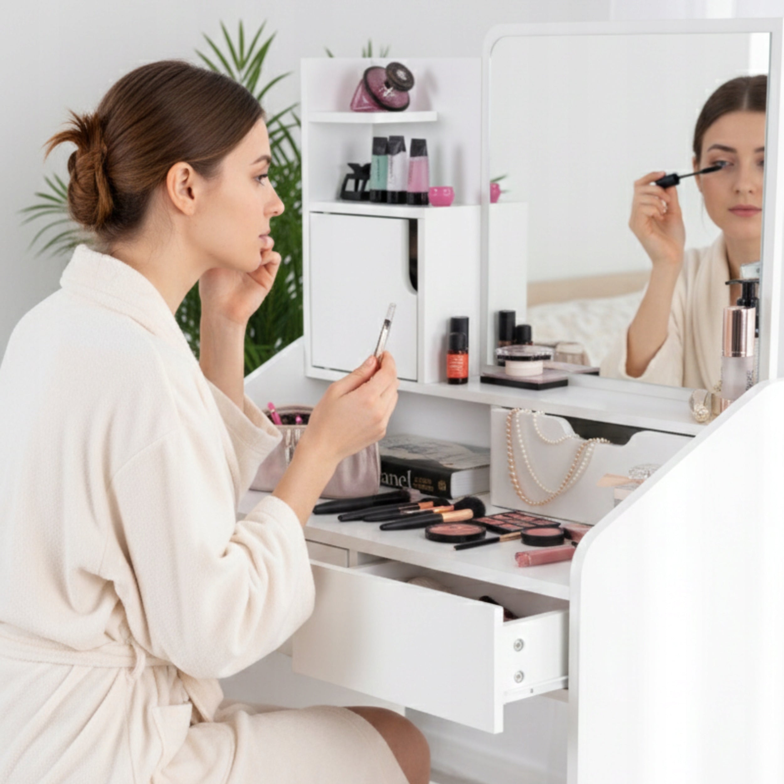 DRESSING TABLE COSMETIC WITH LARGE FUNFIT MIRROR WHITE WITH DRAWERS Manufacturer code 4546