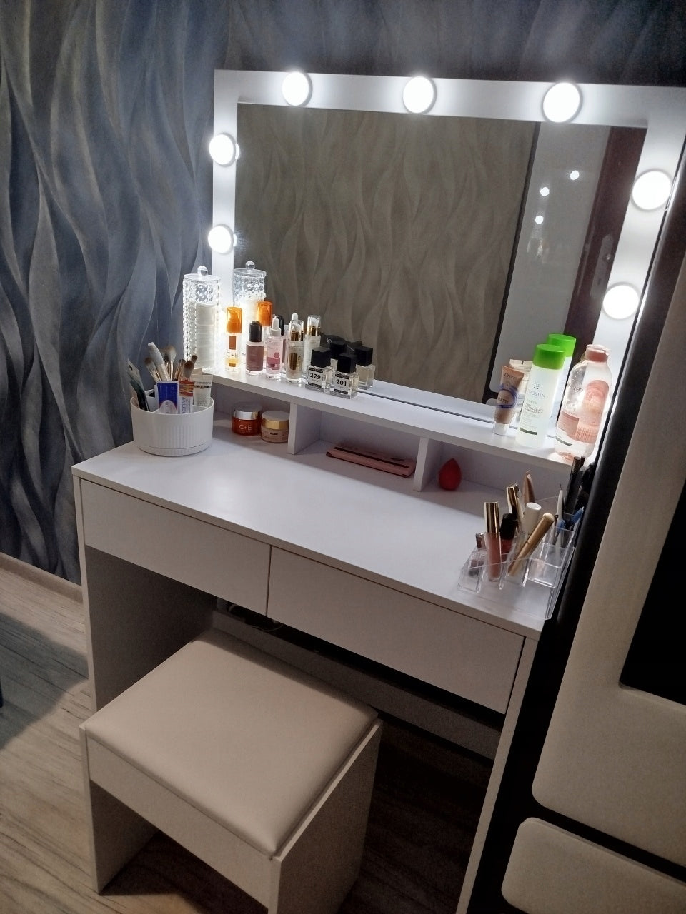 DRESSING TABLE COSMETIC WITH MIRROR CHAIR AND DIMMABLE LED LIGHTING 017 Furniture height 140 cm