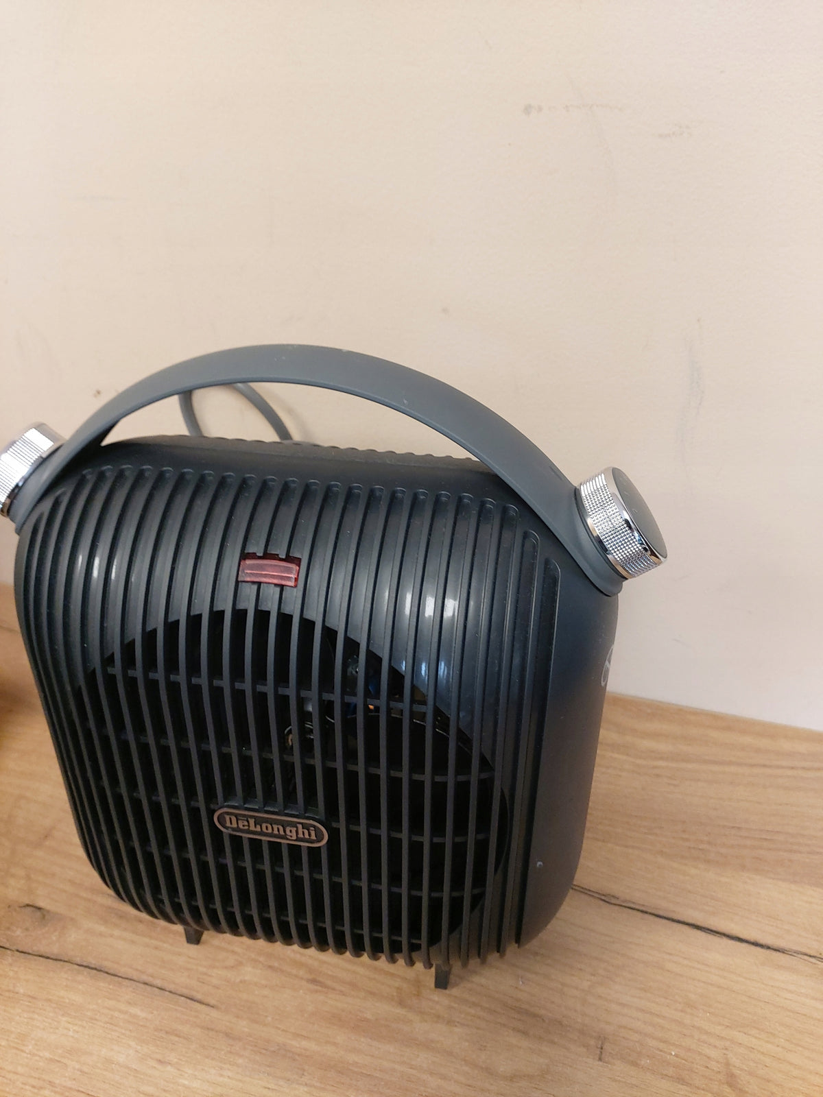 De'Longhi HFS30C24.DG 2400 W fan Brand De'Longhi