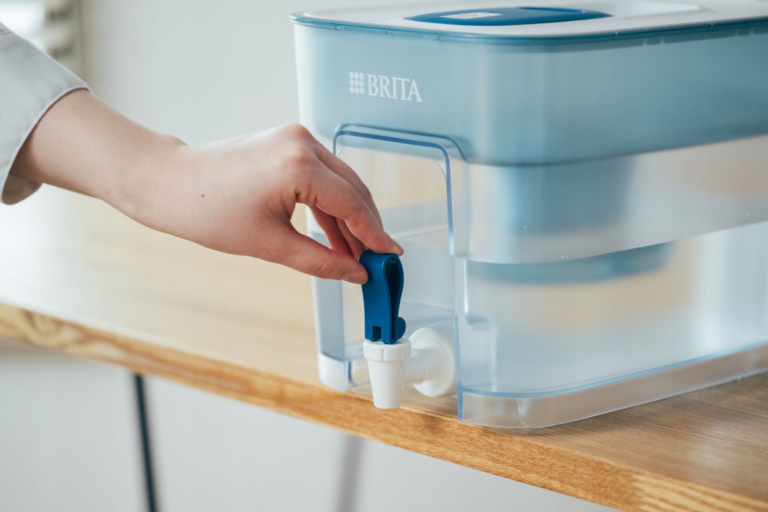 Distributor filter jug BRITA Flow 8,2l + water filter MAXTRA PRO Product weight with unit packaging 2 kg