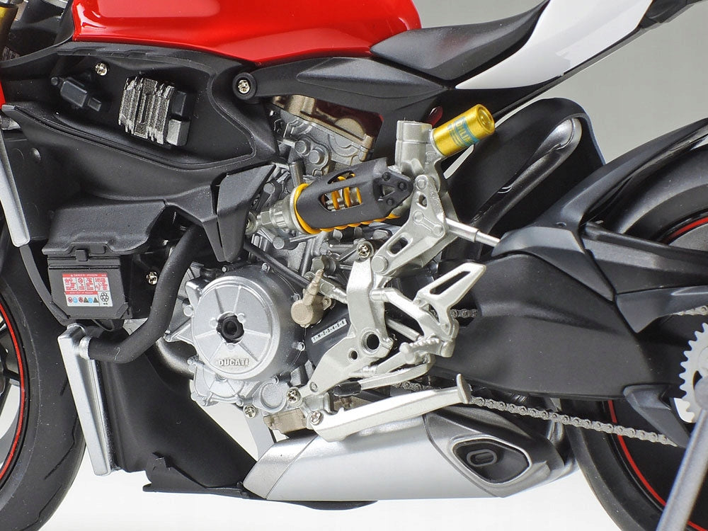 Ducati 1199 Panigale S Tricolore Model Kit 14132 Tamiya Manufacturer code 14132